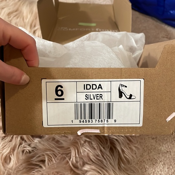 Heels Sparkles Rhinestones Size 6 Journee Collection - Picture 13 of 13